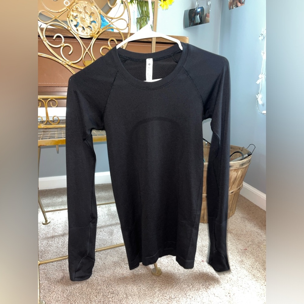 long sleeve black lululemon top